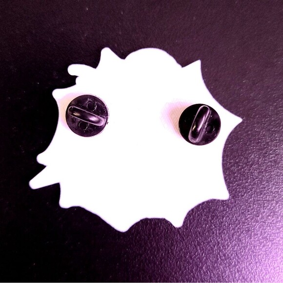 Large Jack Skeleton nightmare before Christmas pin - Picture 2 of 3